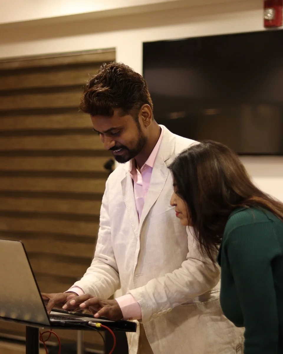 Apna Sathi Ventures advisors working with a client